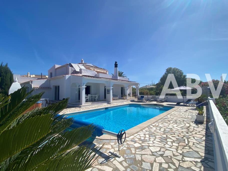 Peaceful With Sea View Close To Carvoeiro Villa